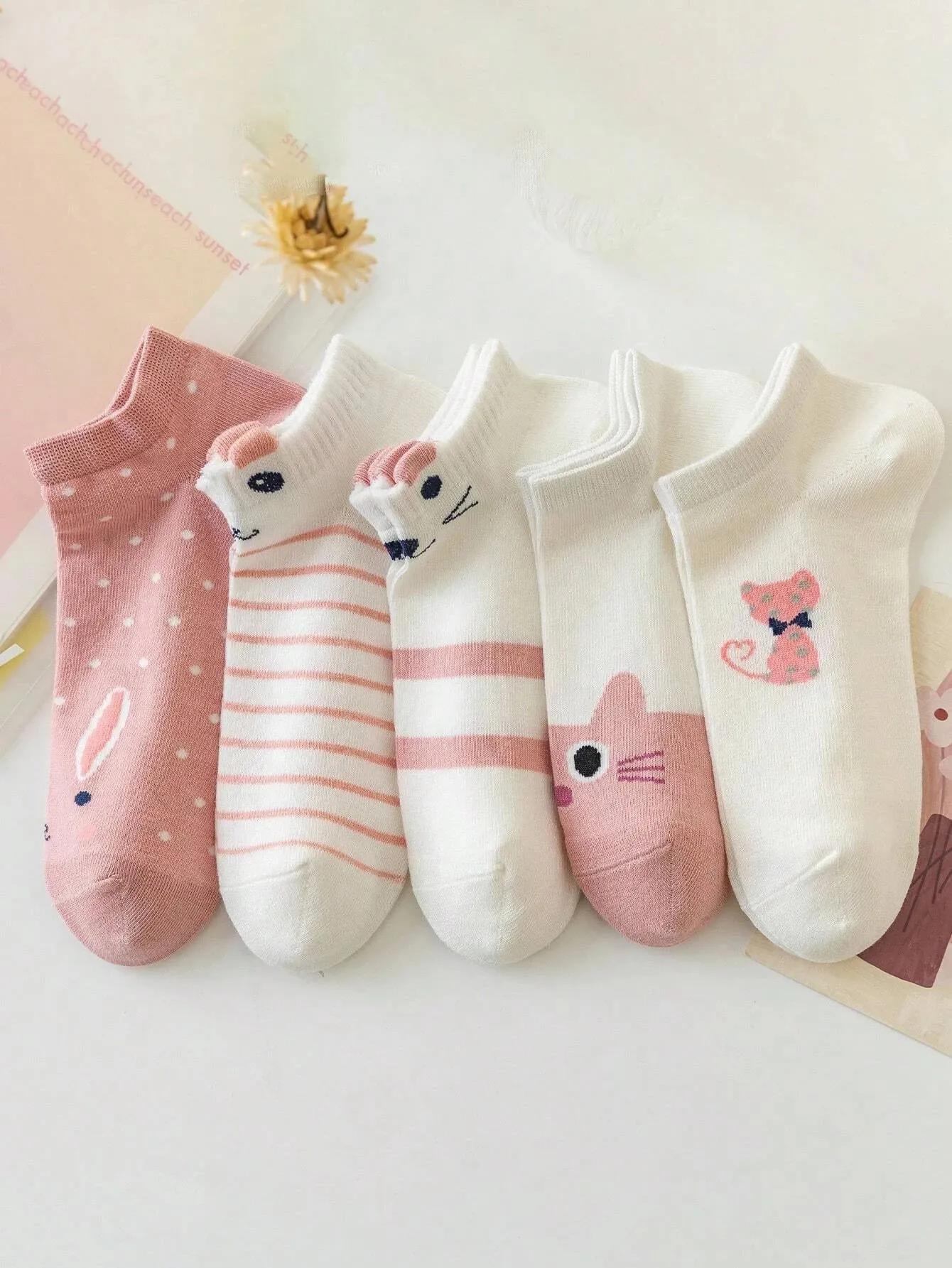 5 pair Women’s Pink and White Cat Print Ankle Socks