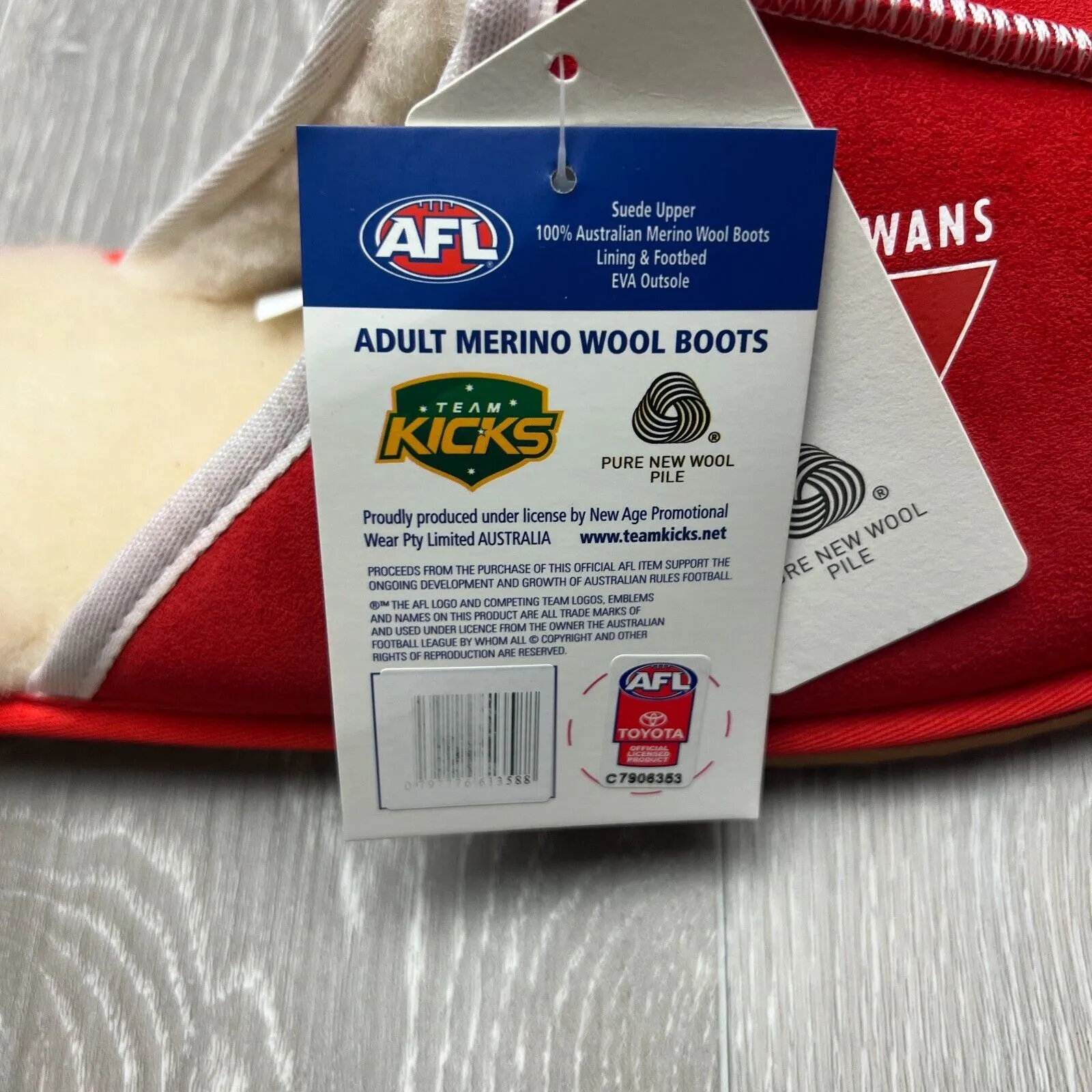 AFL Team Kicks Sydney Swans Merino Wool Slippers Size US W 15 / M 14