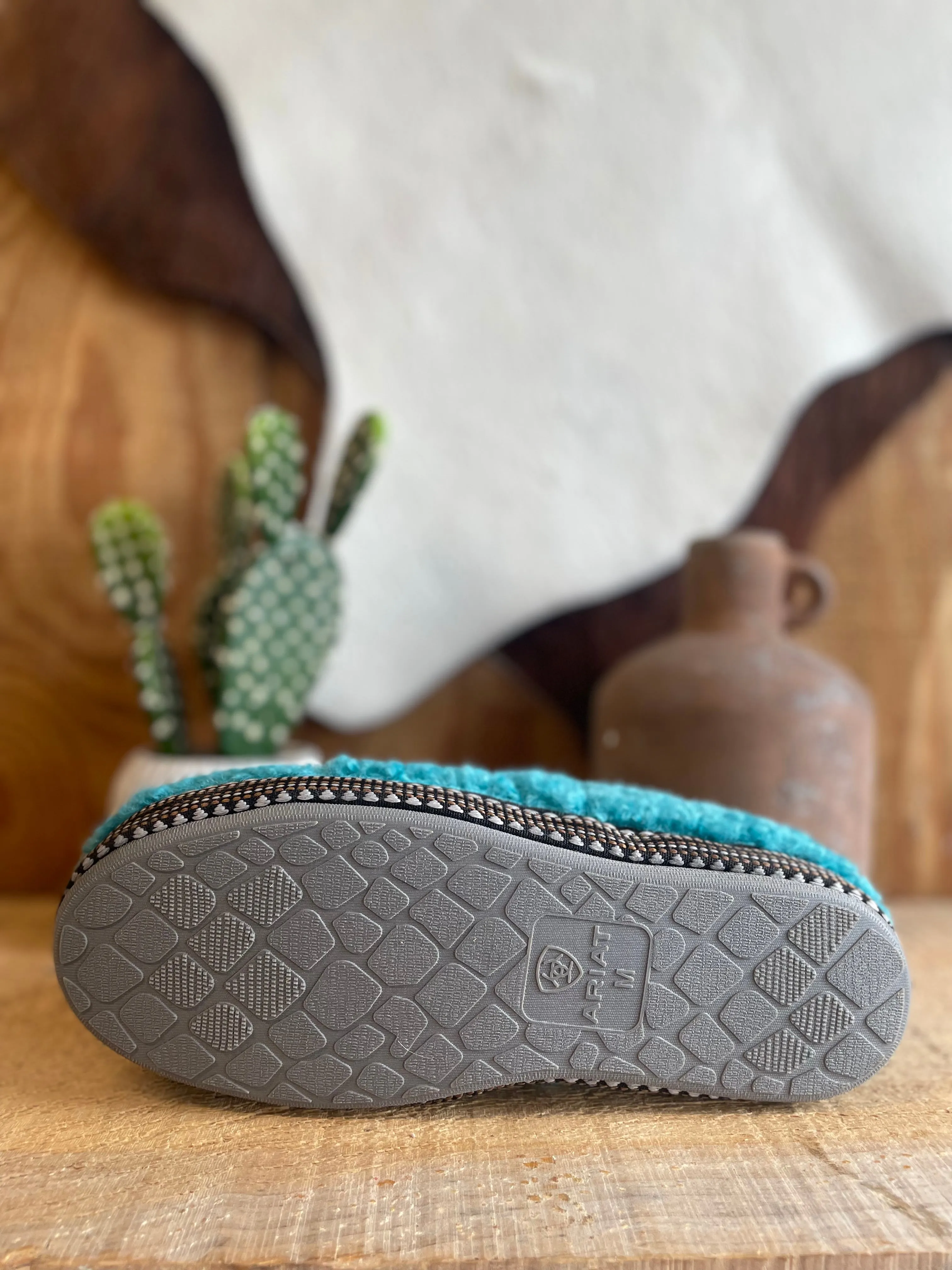 Ariat Women’s Snuggle Slippers
