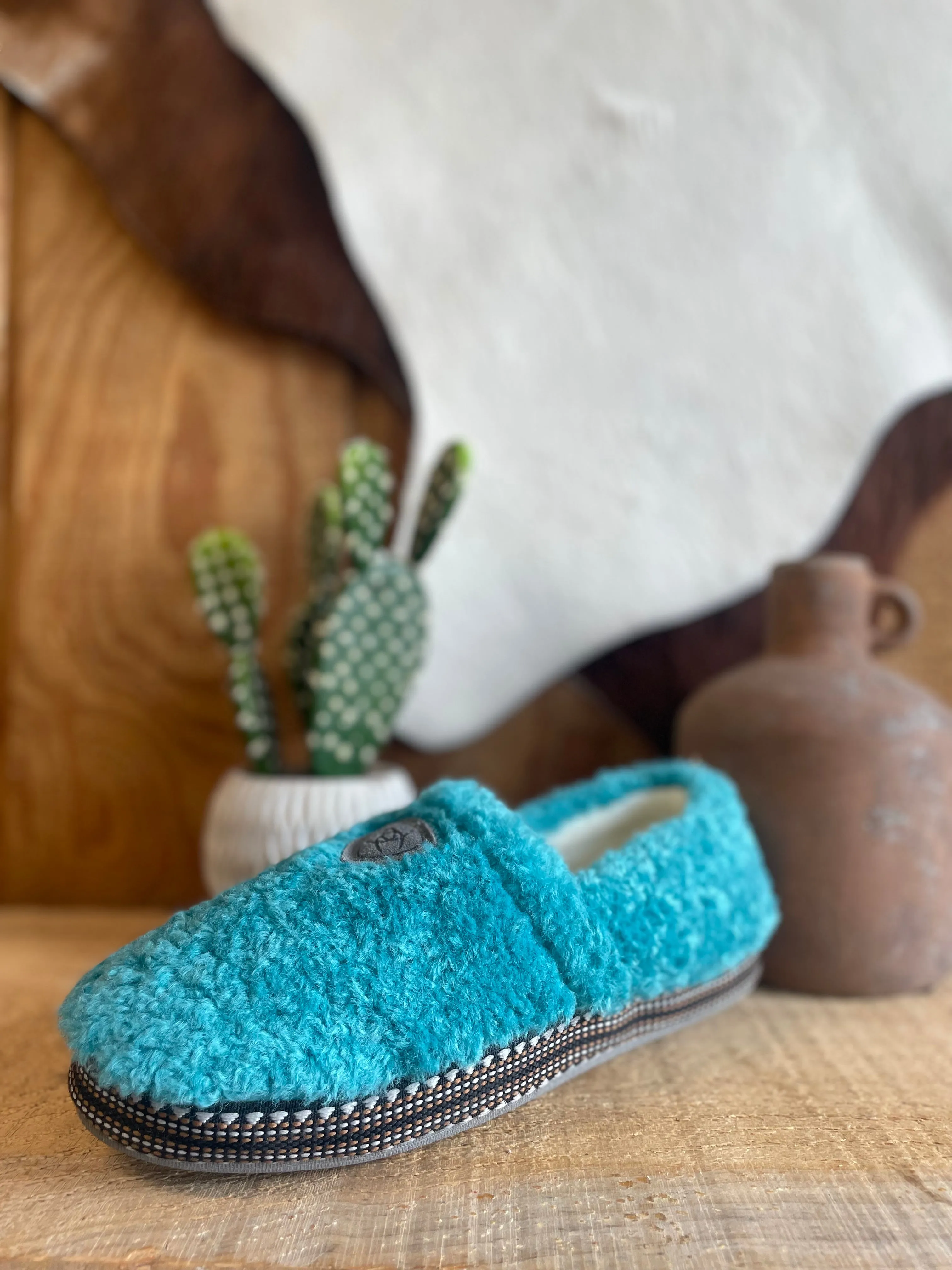 Ariat Women’s Snuggle Slippers