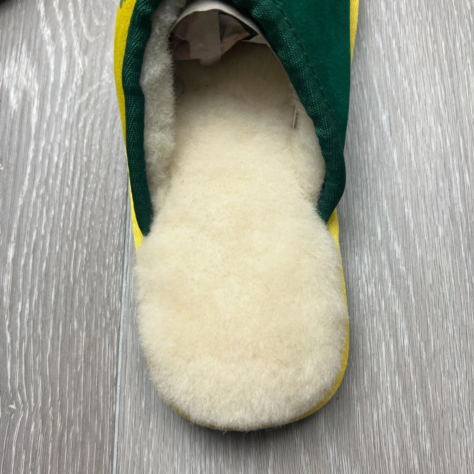 Australia Socceroos Merino Wool Slippers Size US W14 / M13 (new)