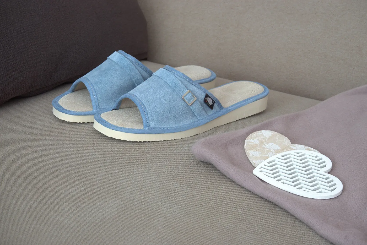 FOOTHUGS Women's Natural Leather Open Toe Slippers with Memory Foam Health Insole - Blue