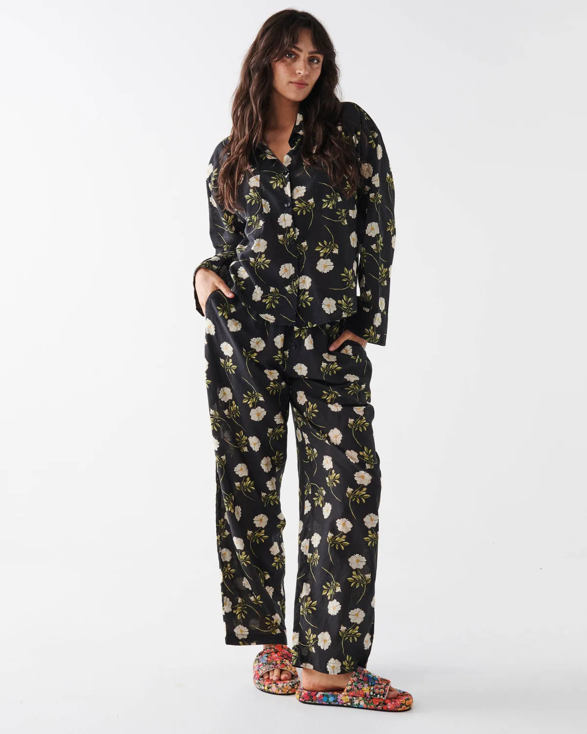 FOREVER FLORAL BLACK QUILTED ADULT SLIPPERS