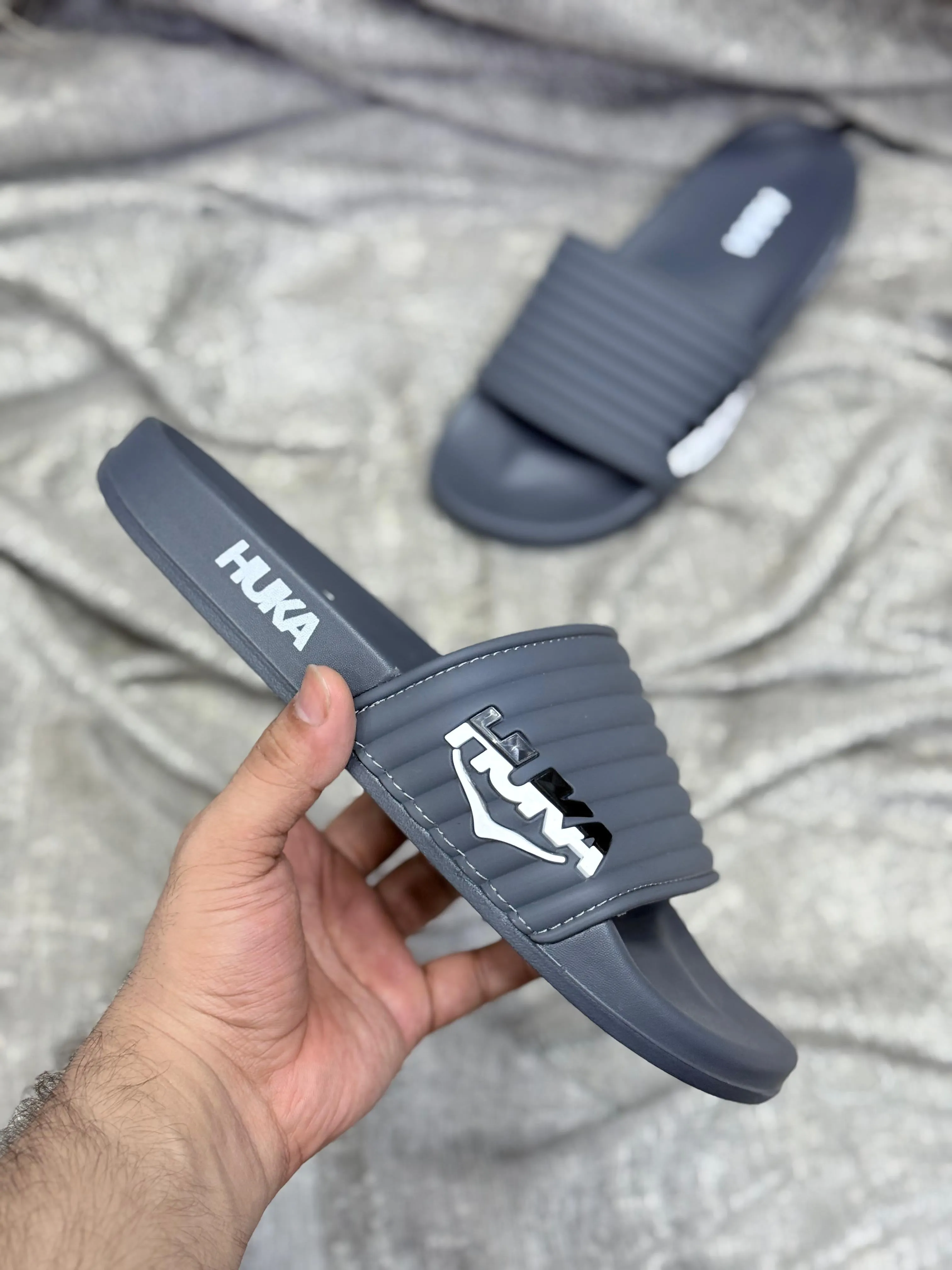 HUKA Slides-Grey