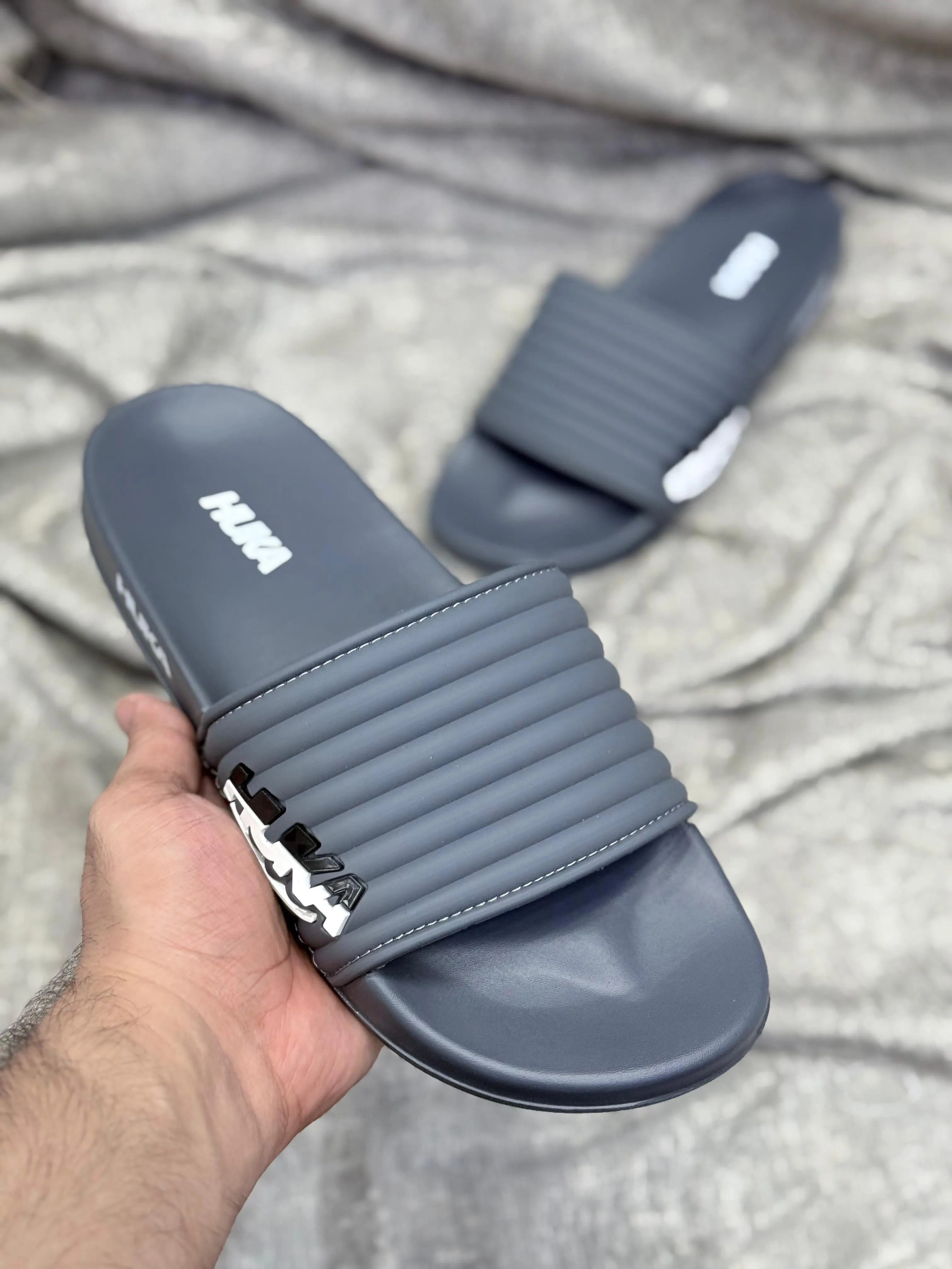 HUKA Slides-Grey