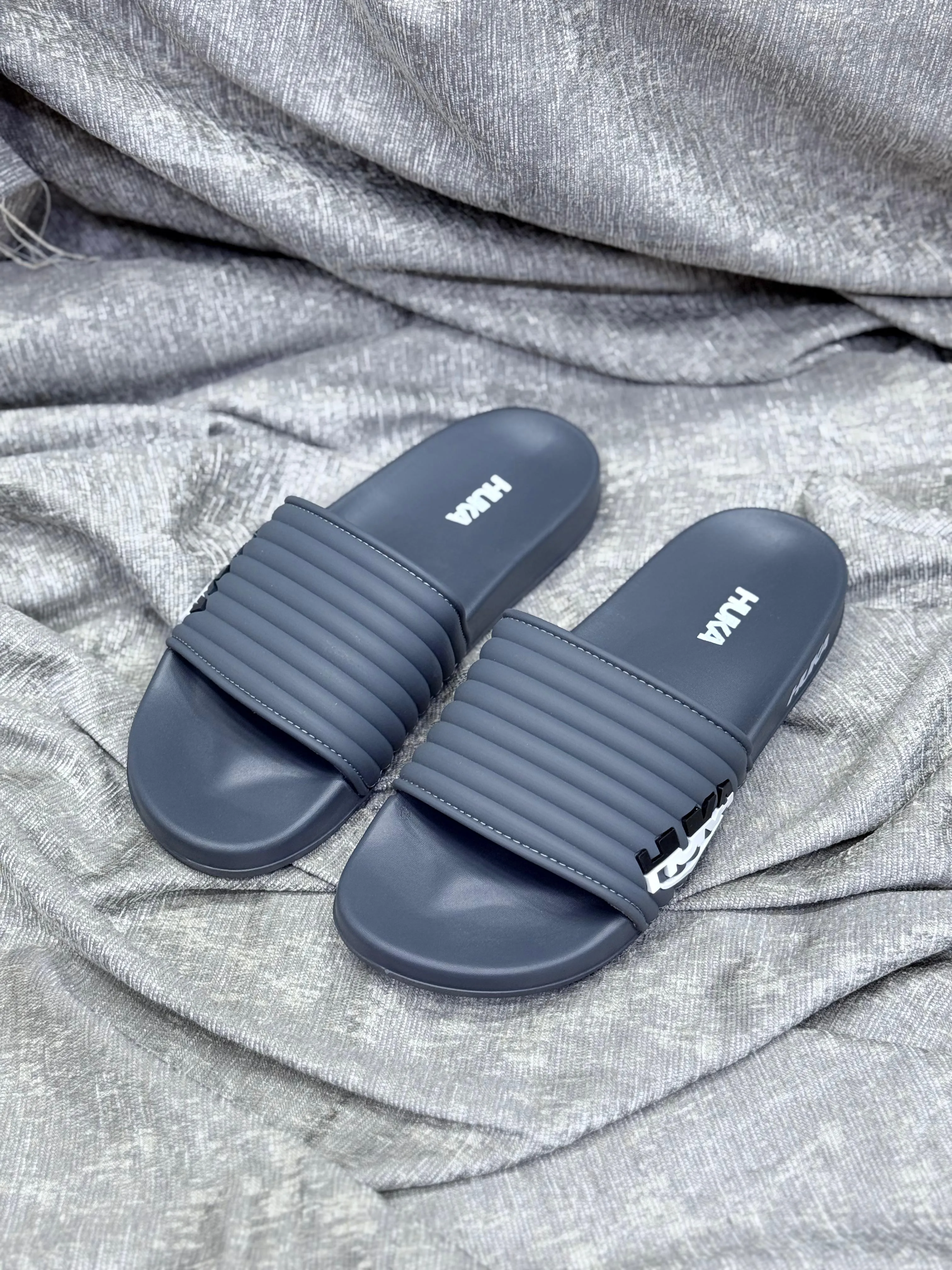 HUKA Slides-Grey