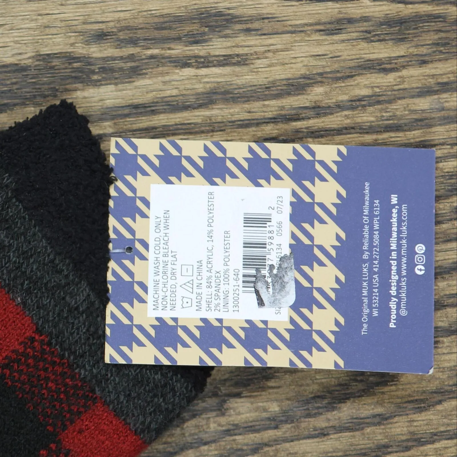 Muk Luks Mens Fleece Lined Lounge Socks Red / Black Plaid One Size