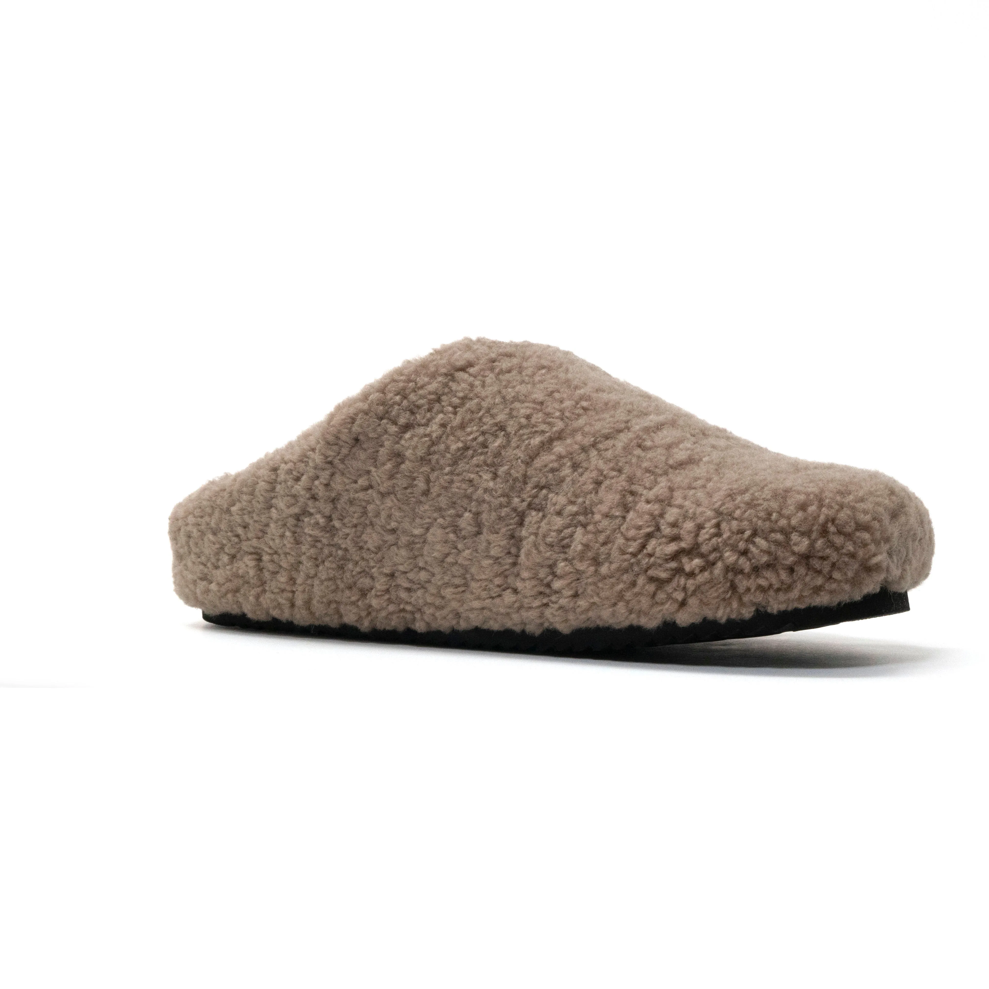 ROAM FUZZY CLOG OAT FAUX SHEARLING