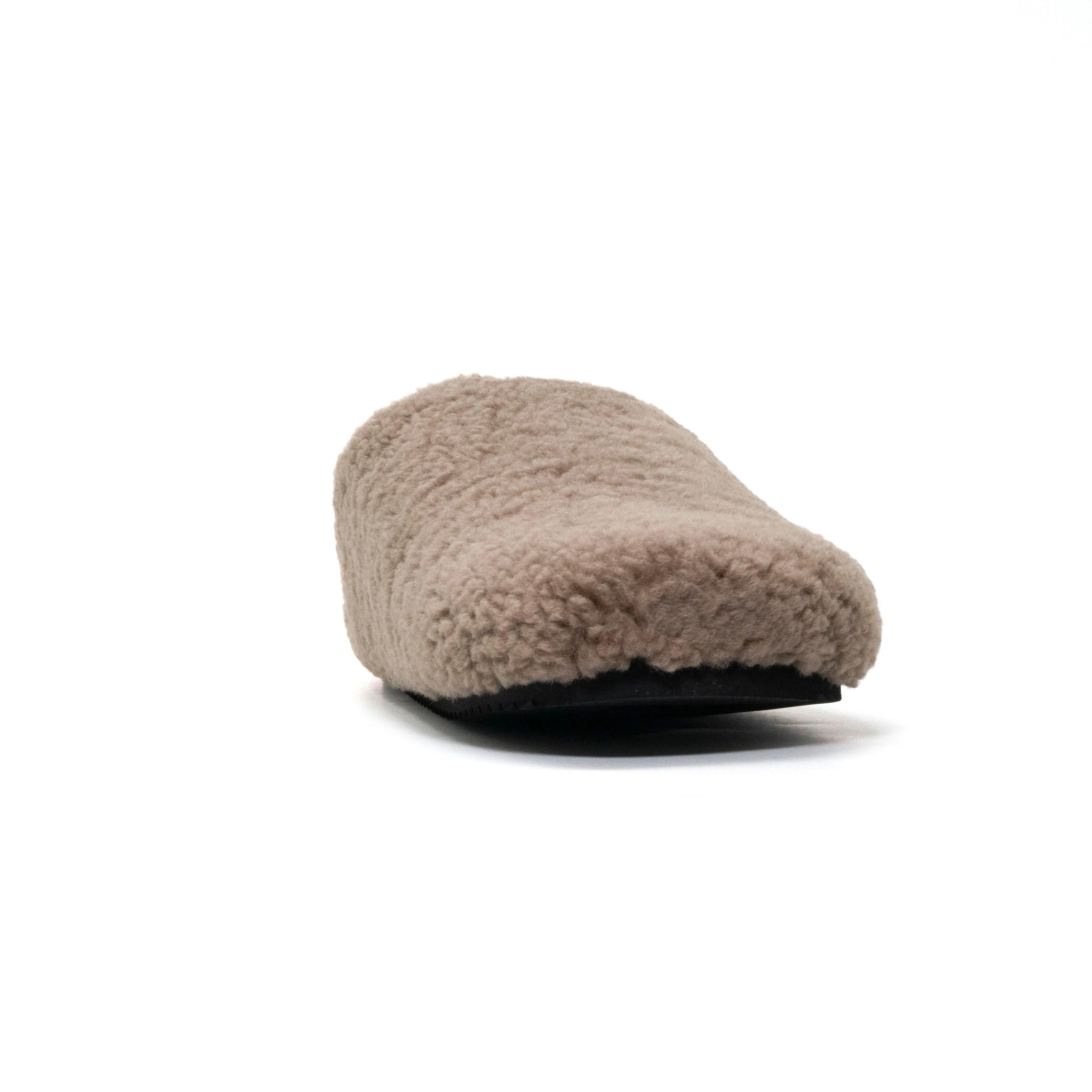 ROAM FUZZY CLOG OAT FAUX SHEARLING