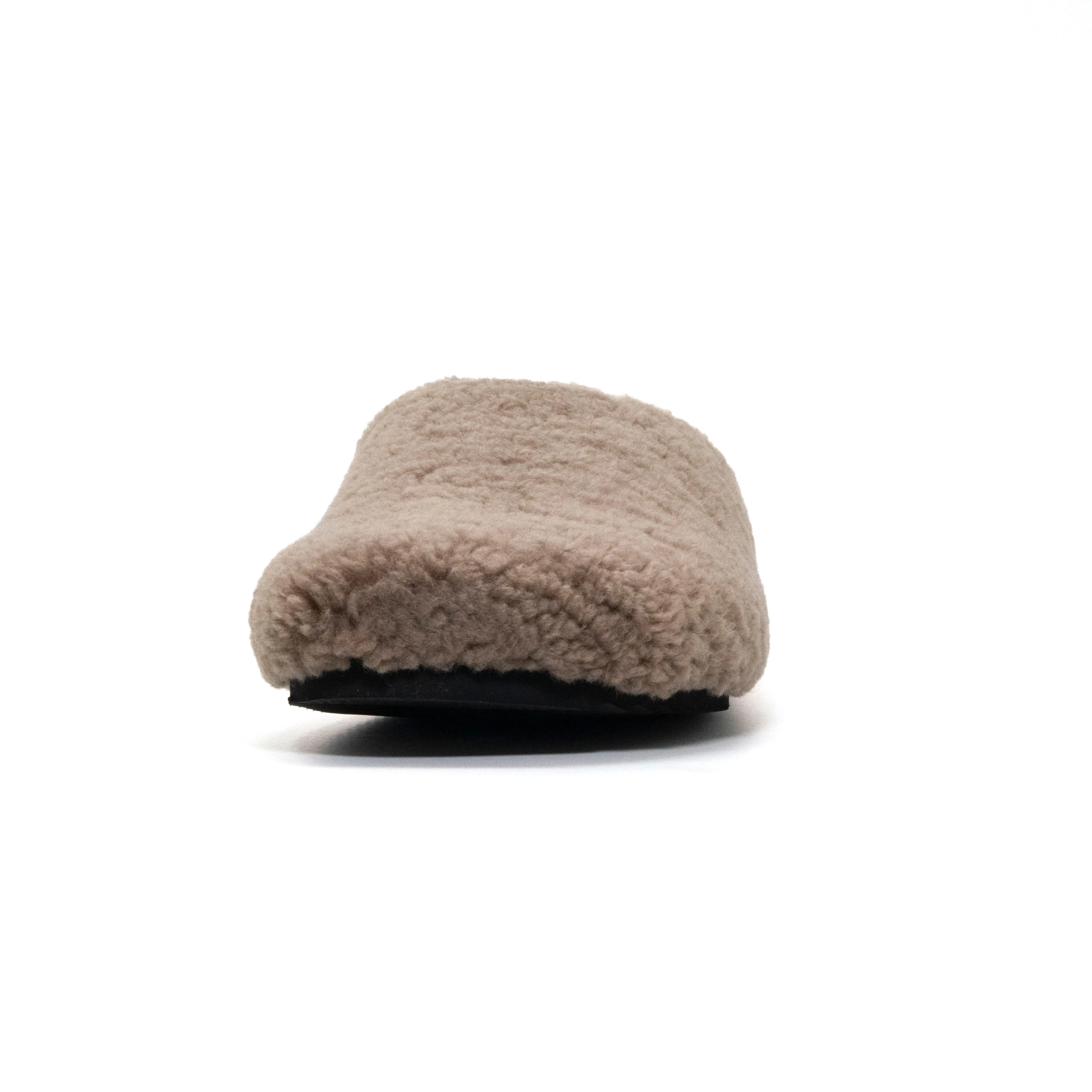 ROAM FUZZY CLOG OAT FAUX SHEARLING