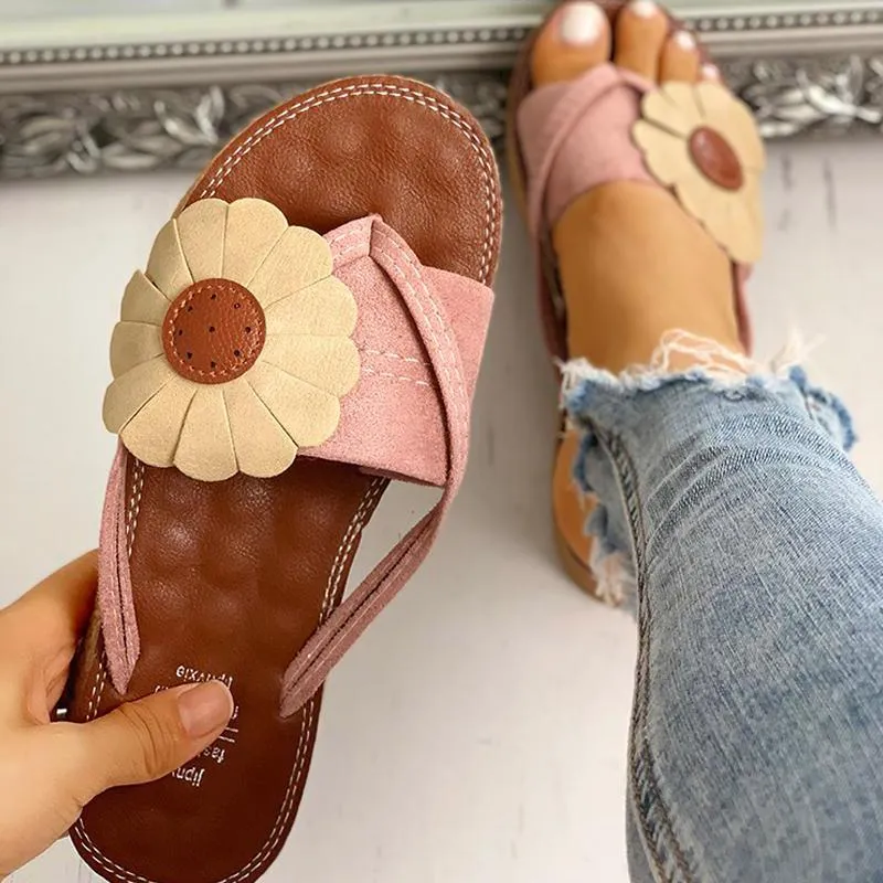 Toe Post Flower Design Flat Sandals