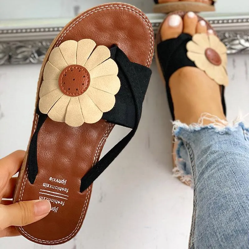 Toe Post Flower Design Flat Sandals