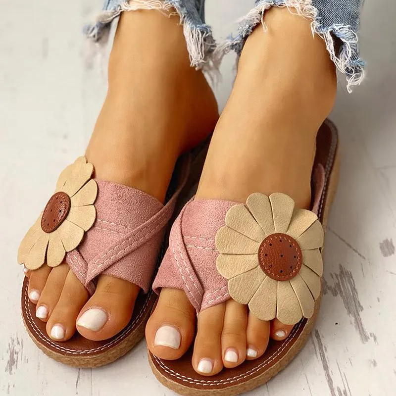 Toe Post Flower Design Flat Sandals