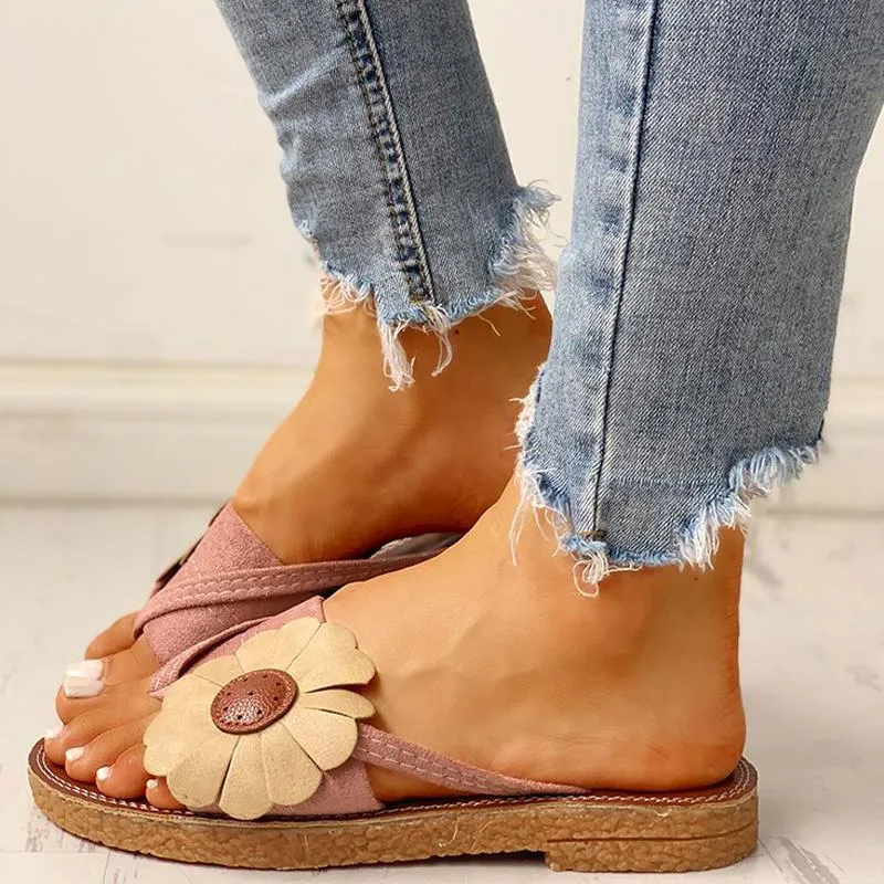 Toe Post Flower Design Flat Sandals
