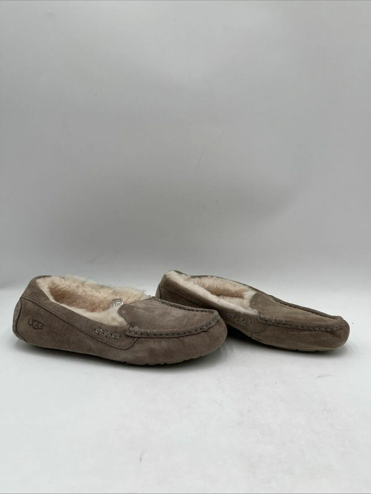 UGG Women's Ansley Slippers Grey Size 8 - Very Good