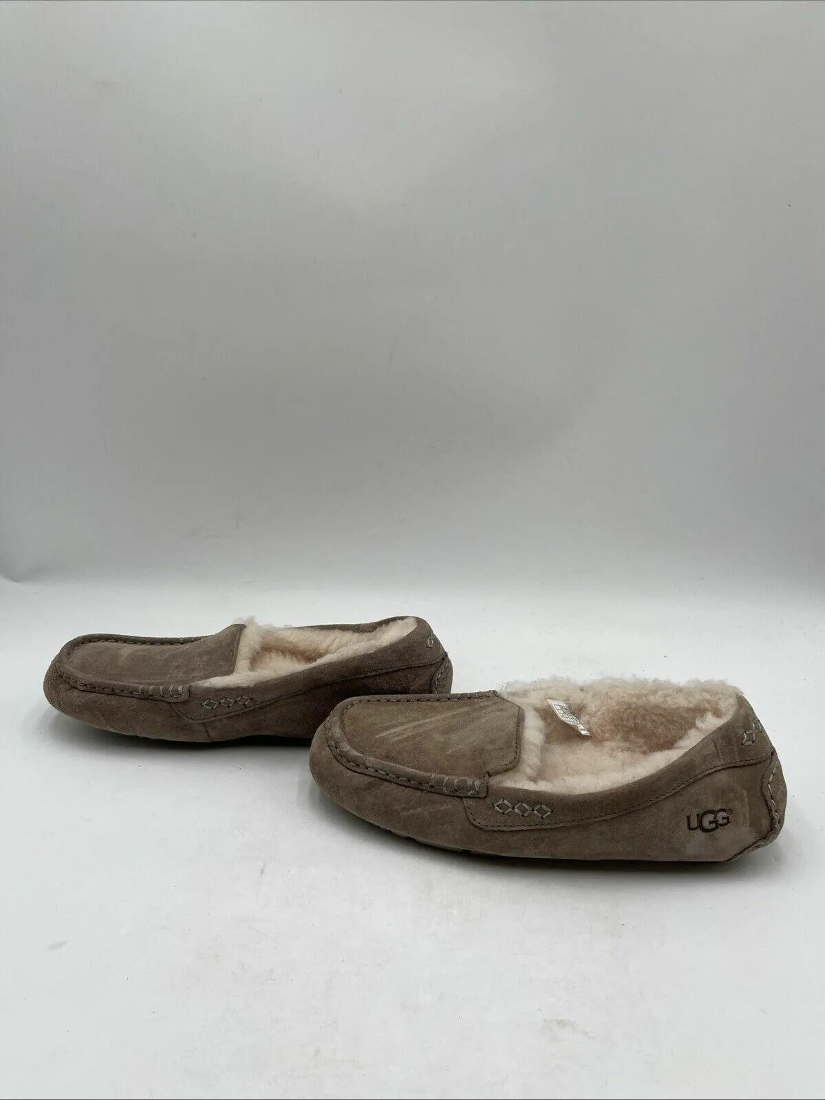 UGG Women's Ansley Slippers Grey Size 8 - Very Good