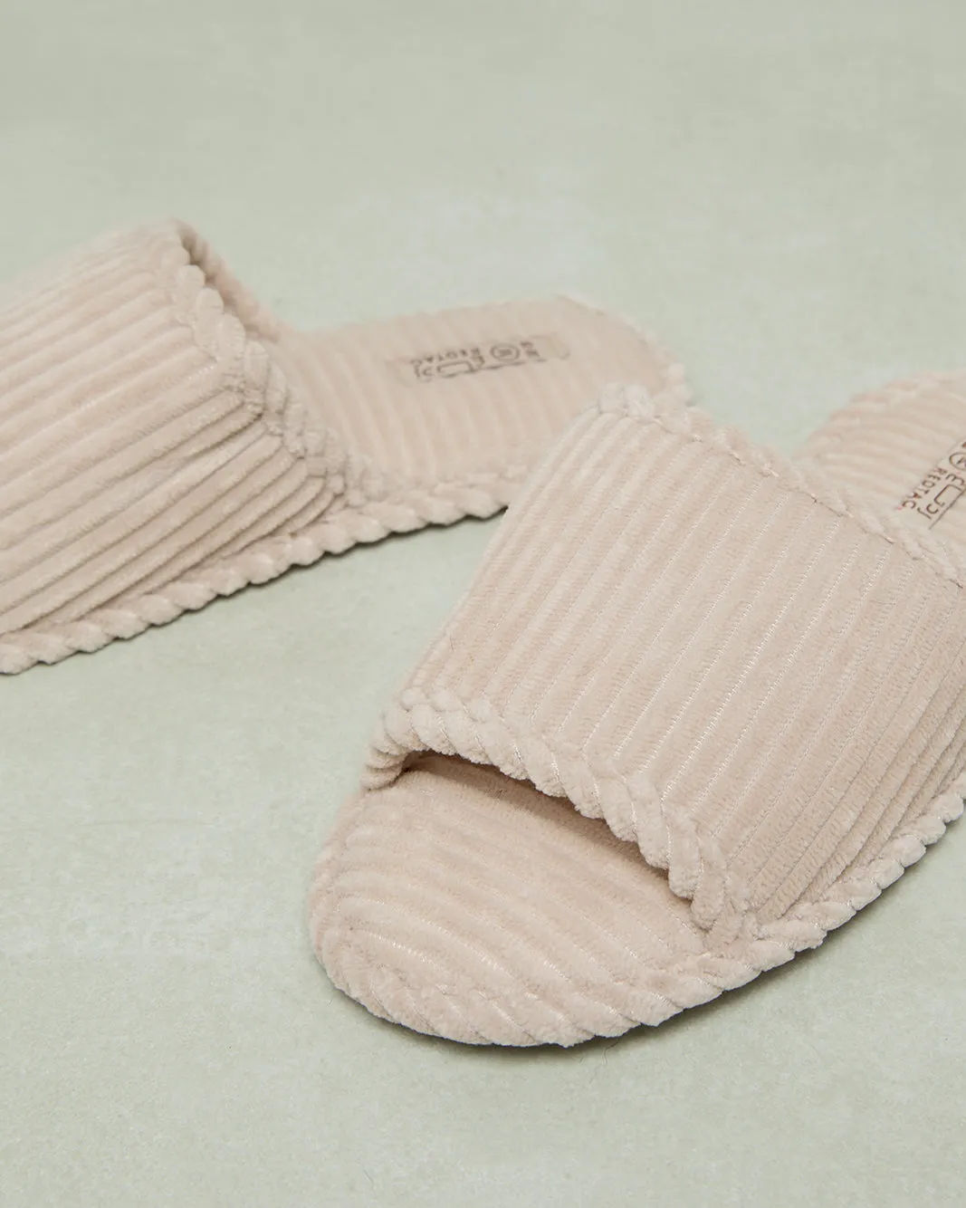 Women Beige Textured Slipper
