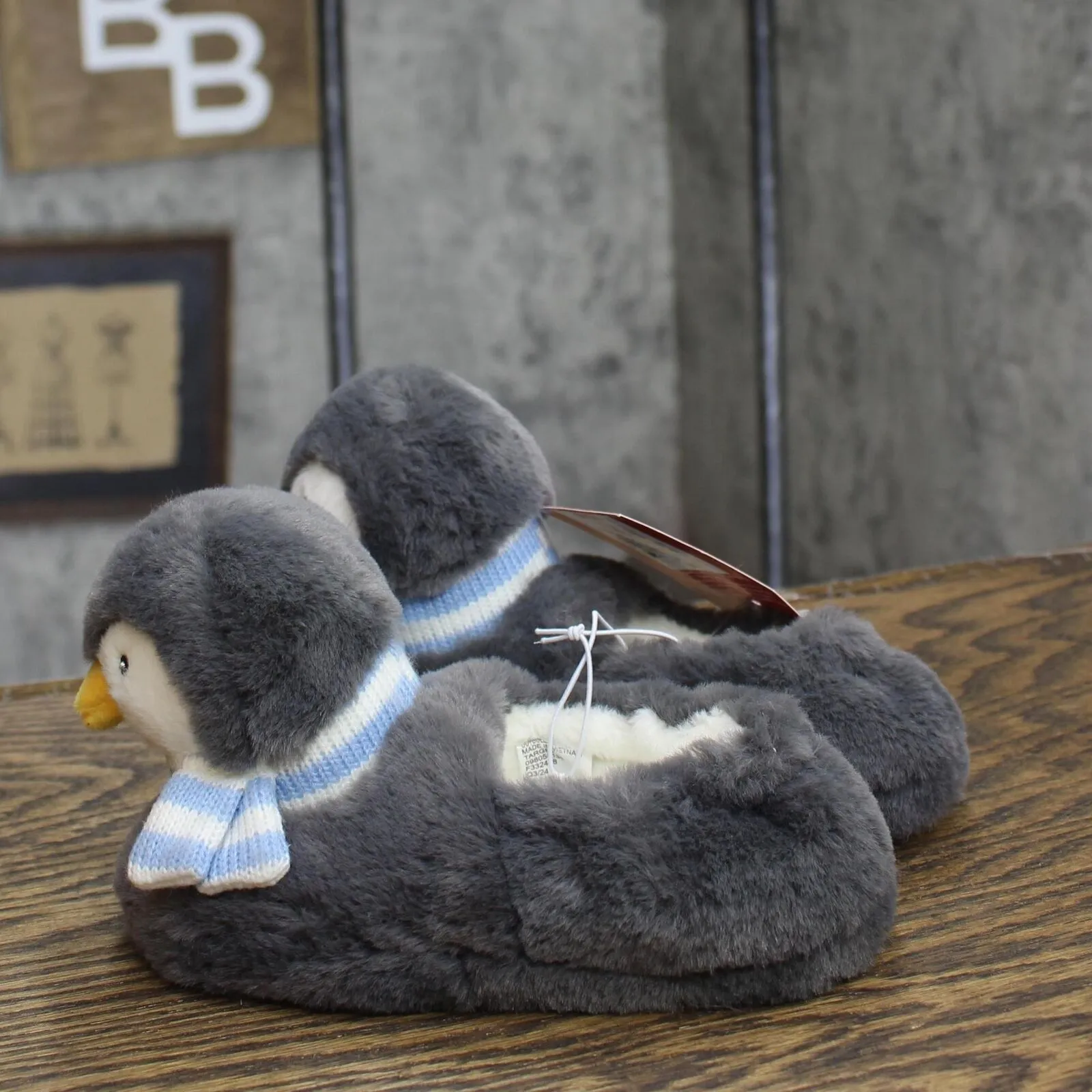 Wondershop Toddler Girls Holiday Penguin Character Slippers 91651329 Gray 7T-8T